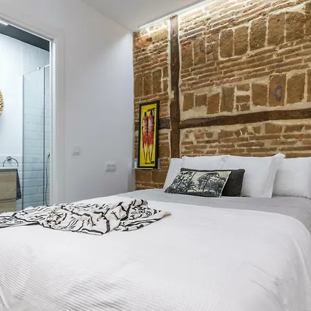 Bonito Apartamento En Tipica Corrala En El Centro De Madrid Buitenkant foto